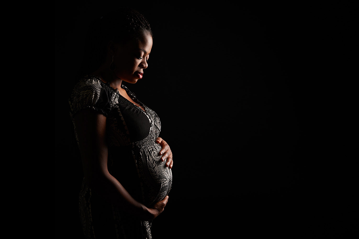 Gravid kvinde i profil 13
